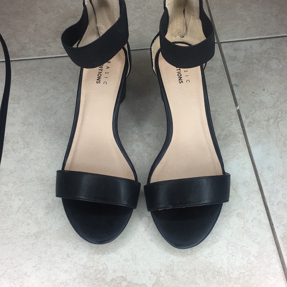 black pumps